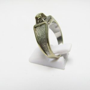 Solitario en Oro Blanco con Diamante Natural, talla Brillante de 0,20 ct. (G-VS1).