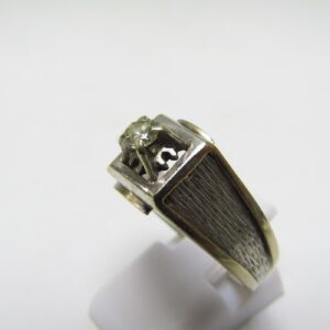 Solitario en Oro Blanco con Diamante Natural, talla Brillante de 0,20 ct. (G-VS1).