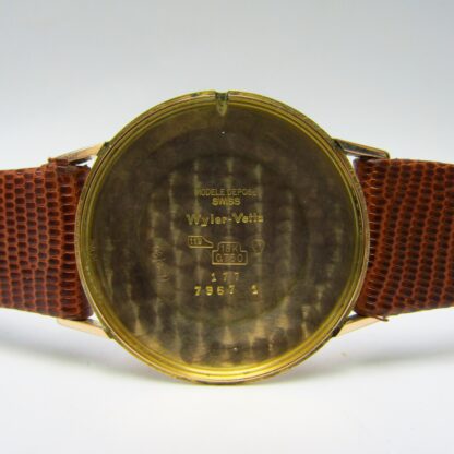 WYLER-VETTA. Montre-bracelet pour hommes. Or 18 carats. Suisse, env. 1960.