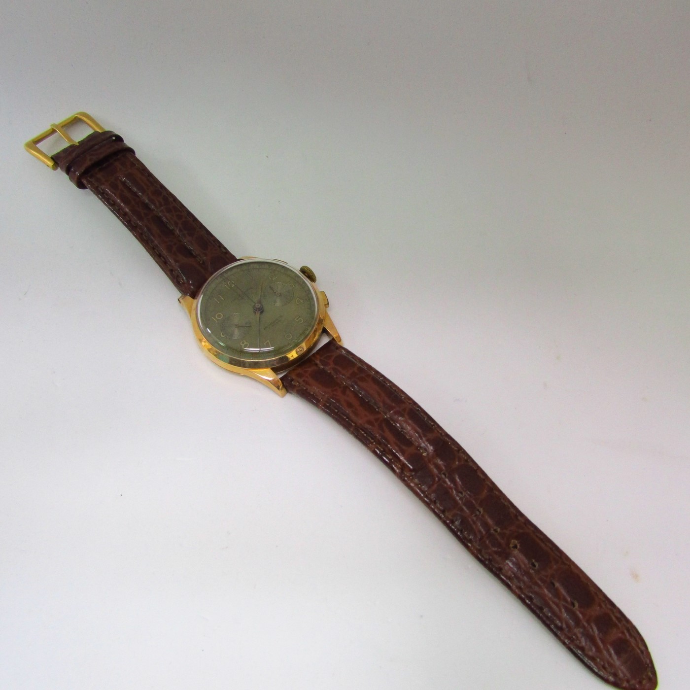 CHRONOGRAPHE SUISSE. Reloj Cronógrafo de pulsera. Oro 18k. Ca. 1950 CHRONOGRAPHE SUISSE. Reloj Cronógrafo de pulsera. Oro 18k. Ca. 1950
