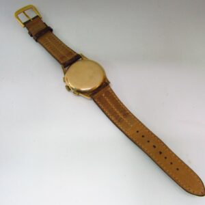 CHRONOGRAPHE SUISSE. Reloj Cronógrafo de pulsera. Oro 18k. Ca. 1950