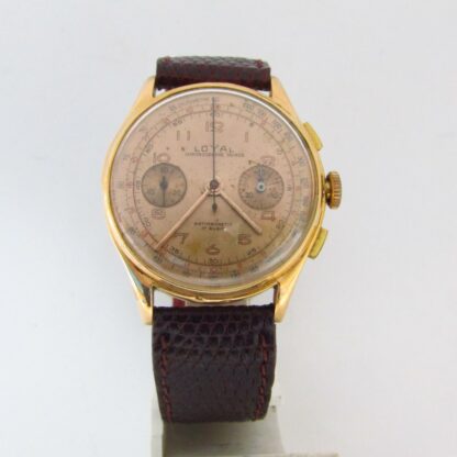 LOYAL-CHRONOGRAPH SUISSE. Chronograph Armbanduhr für Männer. 18 Karat Gold. Schweiz, ca. 1945