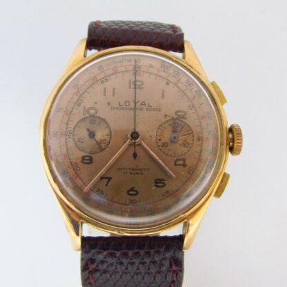 LOYAL-CHRONOGRAPH SUISSE. Reloj Cronógrafo de pulsera para caballero. Oro 18k. Suiza, ca. 1945