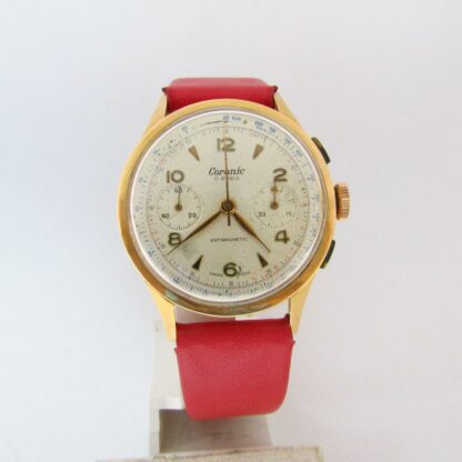 Chronograph wristwatch for men. CORANIC brand. 18k gold. Switzerland, ca. 1950