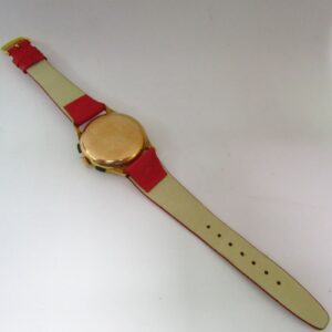 Reloj Cronógrafo de pulsera para caballero. Marca CORANIC. Oro 18k. Suiza, Ca. 1950