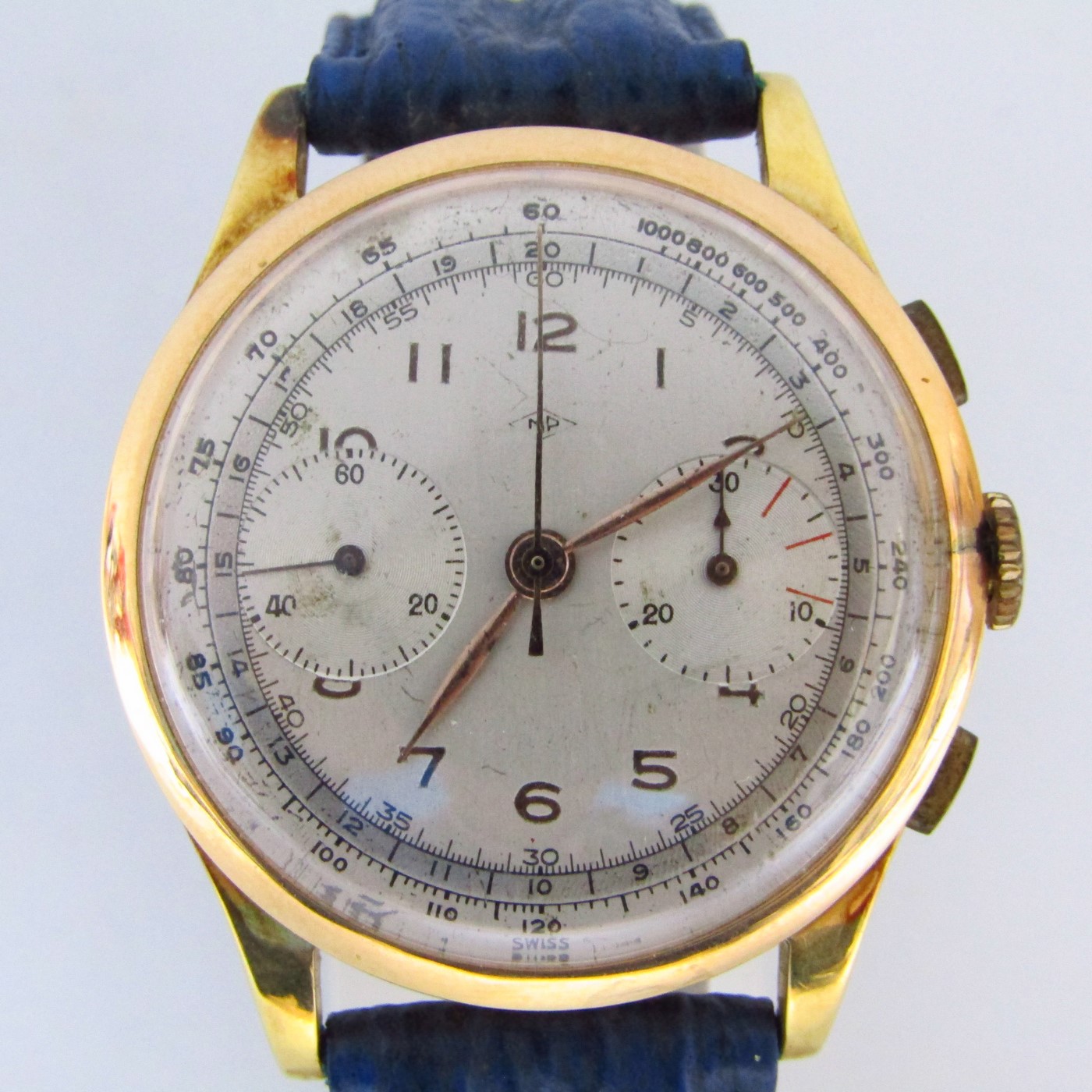 Reloj Cronógrafo de pulsera para caballero. Marca MP. Oro 18k. Suiza, ca. 1950 Reloj Cronógrafo de pulsera para caballero. Marca MP. Oro 18k. Suiza, ca. 1950