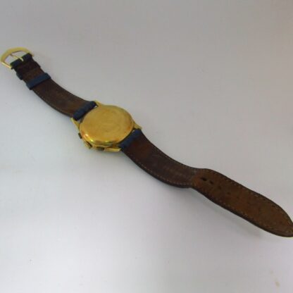 Chronograph Armbanduhr für Männer. MP markieren. 18 Karat Gold. Schweiz, ca. 1950
