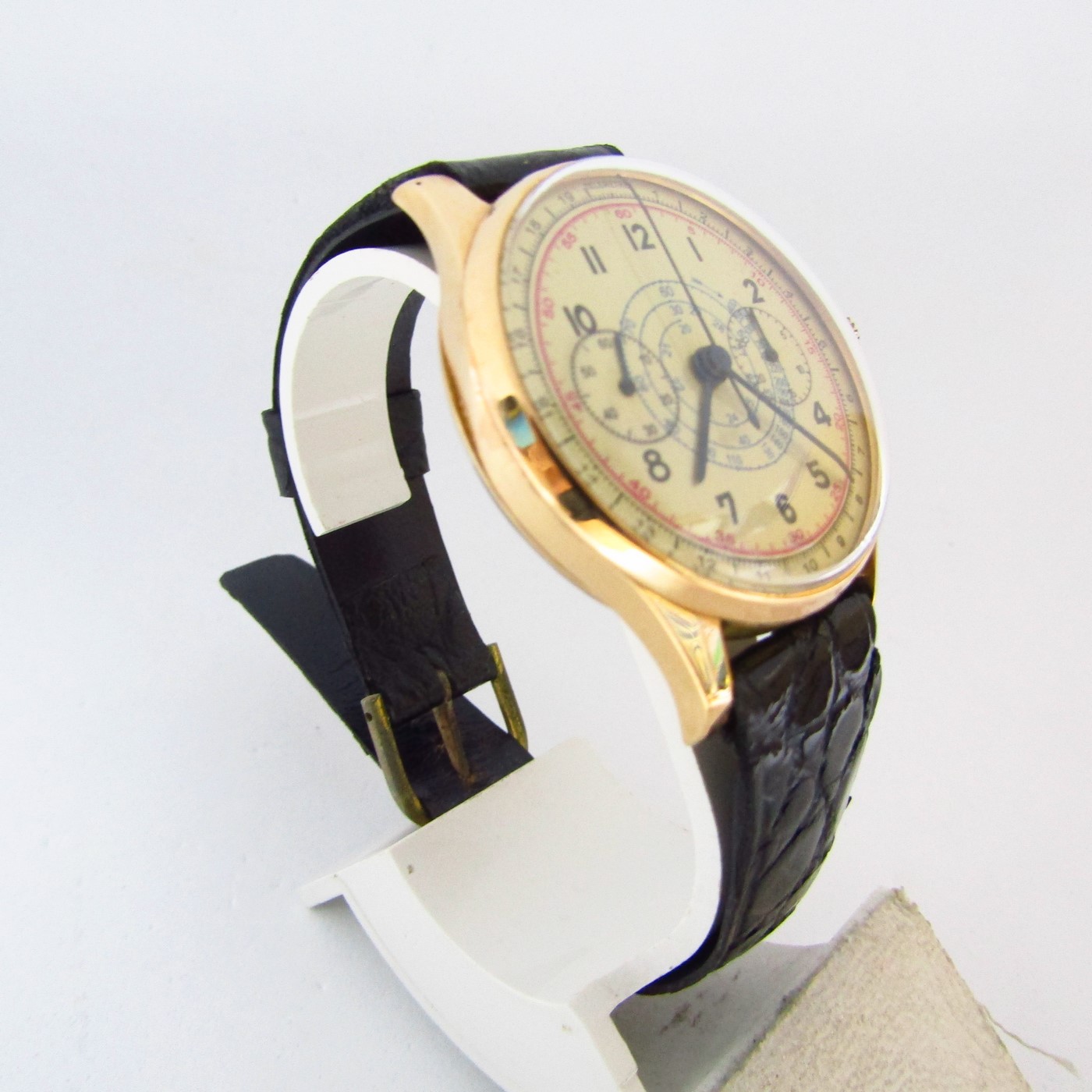 Reloj Cronógrafo de pulsera para caballero. Oro 18k. Suiza, ca. 1950 Reloj Cronógrafo de pulsera para caballero. Oro 18k. Suiza, ca. 1950
