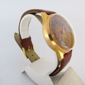 Reloj Cronógrafo de pulsera para caballero. Oro 18k. Suiza, ca. 1955.
