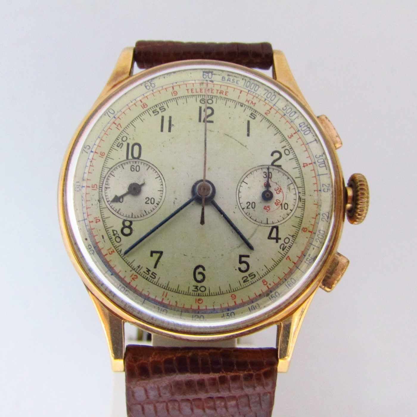 Reloj Cronógrafo de pulsera para caballero. Oro 18k. Suiza. Reloj Cronógrafo de pulsera para caballero. Oro 18k. Suiza.