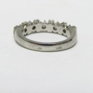 Sortija en Platino con Cinco Diamantes Talla Princesa, 0,60 ct. (G-H/VS1-VS2)