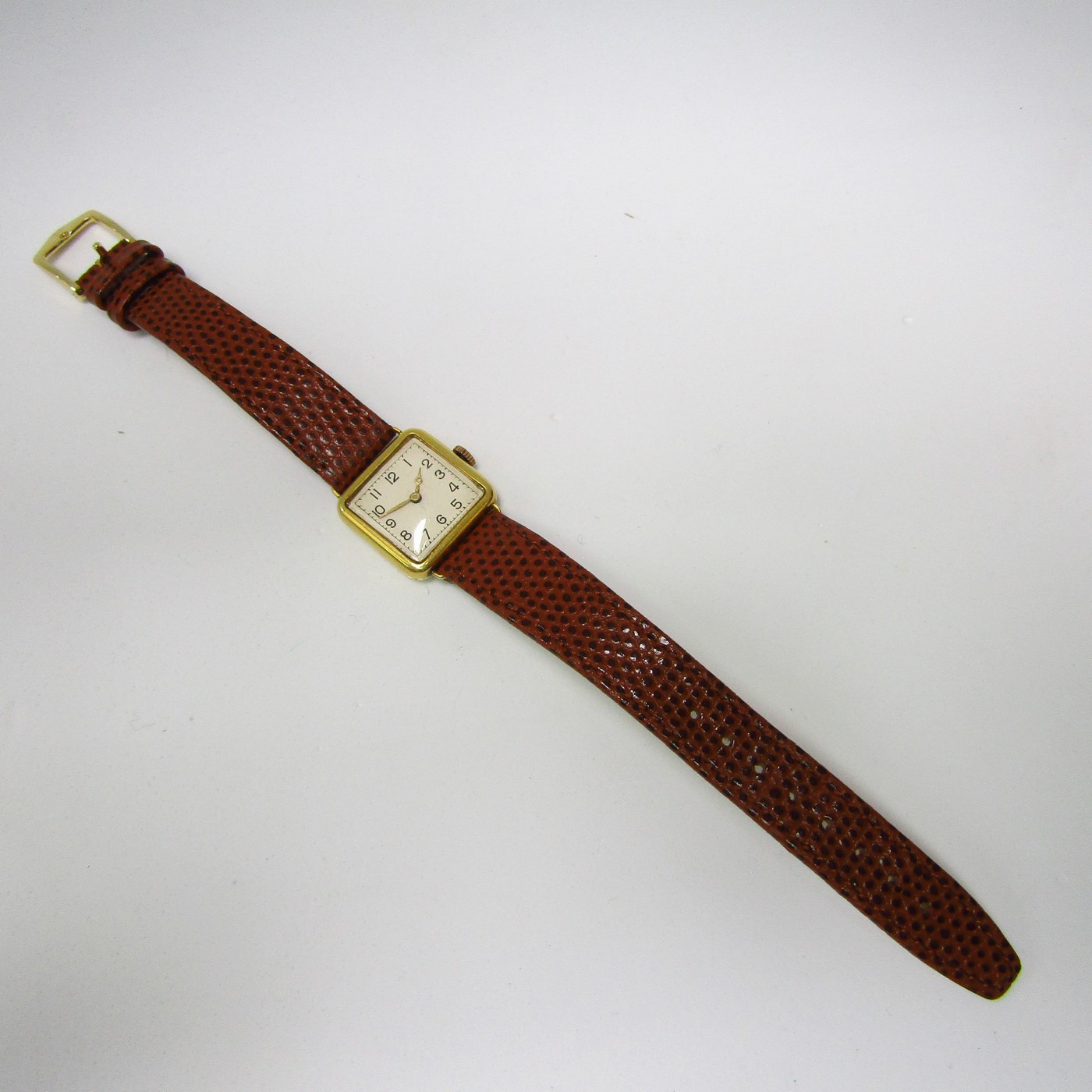 Reloj suizo de pulsera para señora. Oro 18k. Suiza, ca. 1960 Reloj suizo de pulsera para señora. Oro 18k. Suiza, ca. 1960