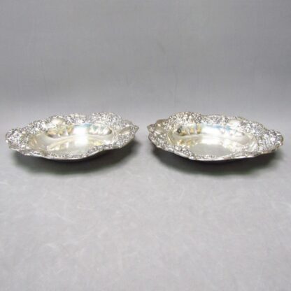Pair of paneras in Sterling Silver, Spain, 19th century.