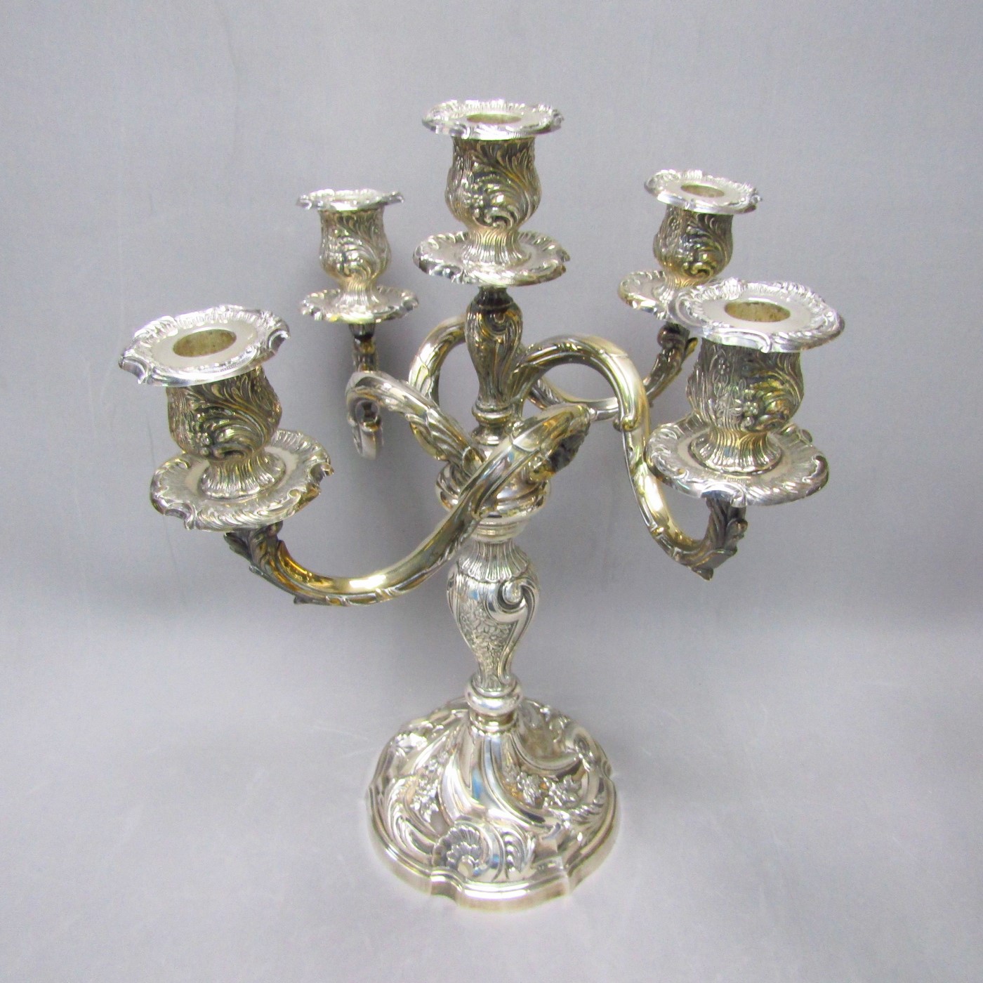 PEDRO DURÁN. Pareja de candelabros en Plata de Ley. España, siglo XX. PEDRO DURÁN. Pareja de candelabros en Plata de Ley. España, siglo XX.