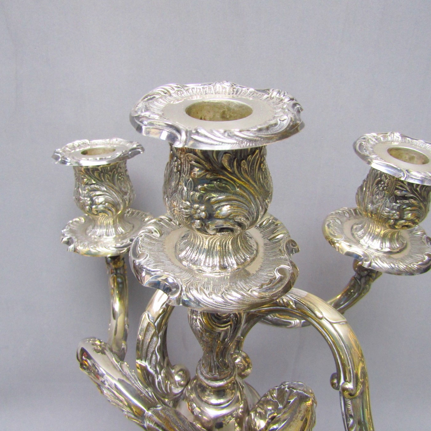 PEDRO DURÁN. Pareja de candelabros en Plata de Ley. España, siglo XX. PEDRO DURÁN. Pareja de candelabros en Plata de Ley. España, siglo XX.
