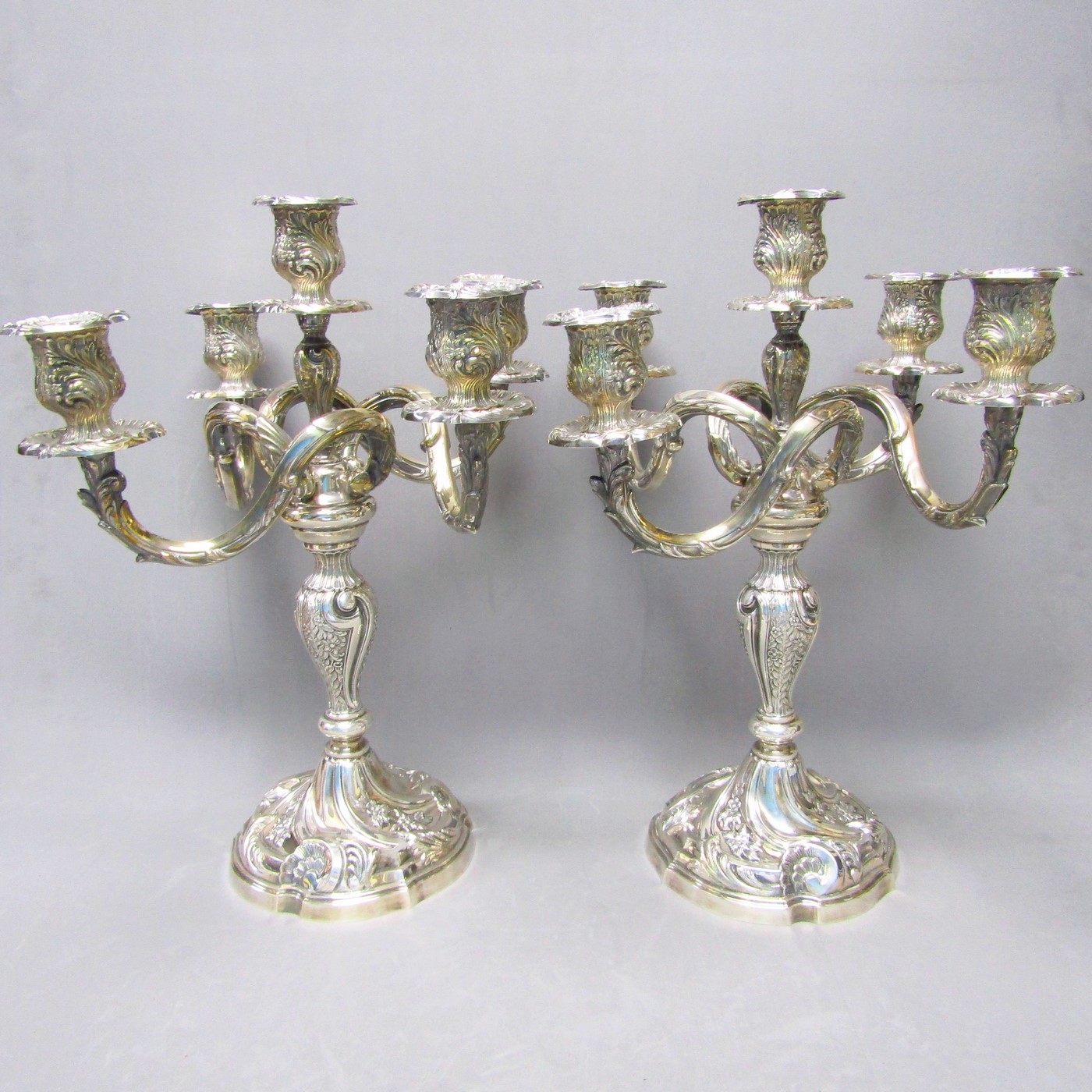 PEDRO DURÁN. Pareja de candelabros en Plata de Ley. España, siglo XX. PEDRO DURÁN. Pareja de candelabros en Plata de Ley. España, siglo XX.