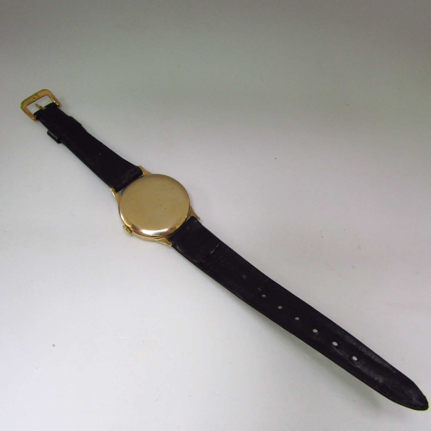 TUDOR by ROLEX. Reloj de pulsera para caballero. Oro 9k. Suiza, ca. 1950. TUDOR by ROLEX. Reloj de pulsera para caballero. Oro 9k. Suiza, ca. 1950.
