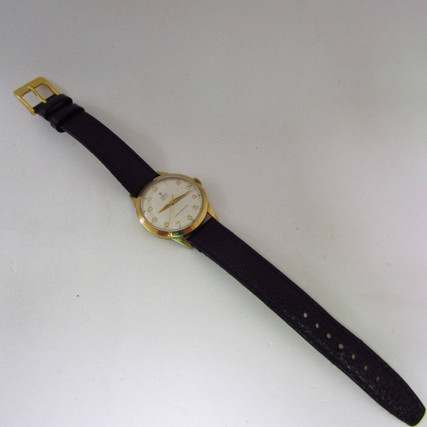 TUDOR by ROLEX. Reloj de pulsera para caballero. Oro 9k. Suiza, ca. 1950. TUDOR by ROLEX. Reloj de pulsera para caballero. Oro 9k. Suiza, ca. 1950.