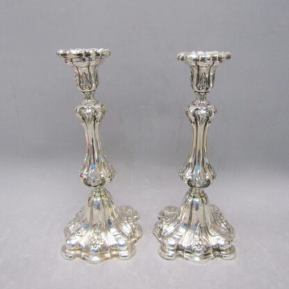 Pair of Louis XV style Candlesticks in Sterling Silver. Spain, 19th century.