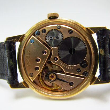 OMEGA. Reloj de pulsera para caballero. Oro 18k. Suiza, 1952.