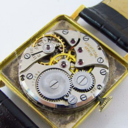 Universal Geneve. Reloj de pulsera unisex. Suiza, ca. 1940.