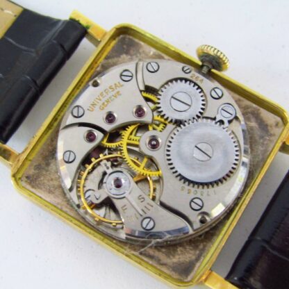 Universal Geneve. Unisex wristwatch. Switzerland, ca. 1940.