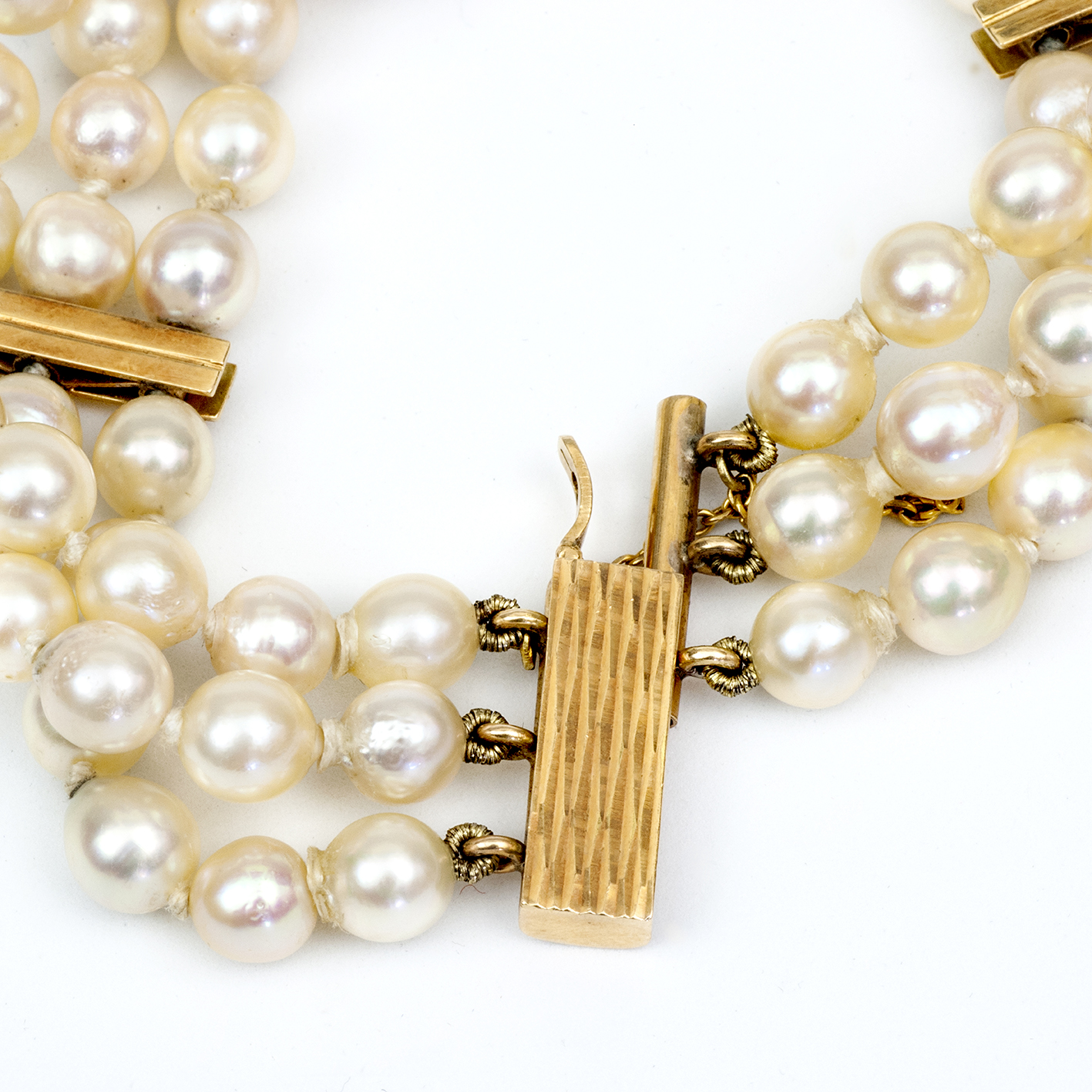Brazalete de Perlas Akoya Japonesas. Cierre en Oro de 18k. Brazalete de Perlas Akoya Japonesas. Cierre en Oro de 18k.