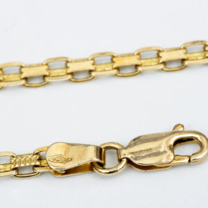 Conjunto de Pulsera, Collar y Pendientes en Oro de 14k, con 4 Diamantes talla Corazón de 0,83 ct. (K-L/SI1-SI2) y 38 diamantes, talla Brillante de 0,57 ct. (H-I/SI). Certificado IGE. 30,49 gr.