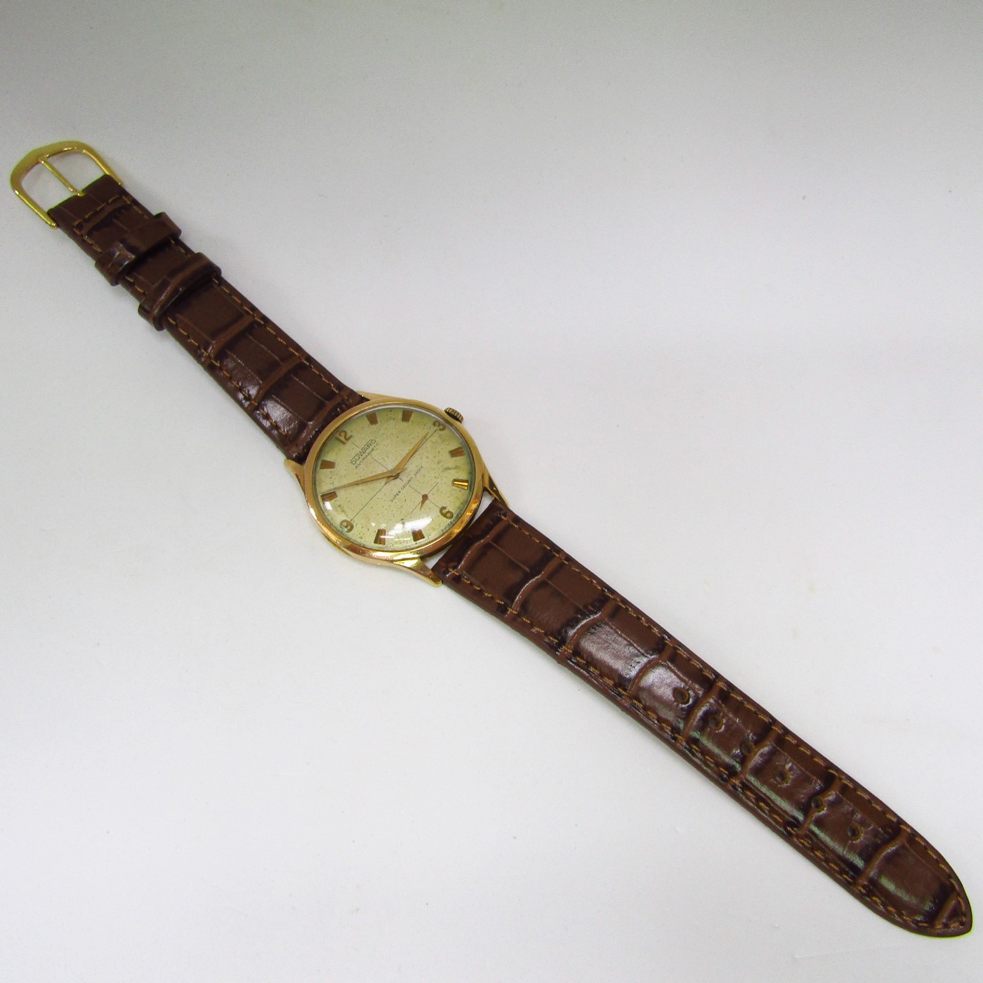 DUWARD Antimagnetic. Reloj de pulsera para caballero. Oro 18k. Acero. Suiza, ca. 1955. DUWARD Antimagnetic. Reloj de pulsera para caballero. Oro 18k. Acero. Suiza, ca. 1955.
