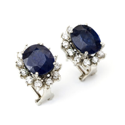 18k Gold Earrings with Two Oval Cut Sapphires of 3,90 ct and 3,70 ct. and 24 Brilliant cut Diamonds of 0,88 ct. (H/YES).