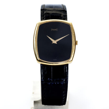 PIAGET. Men's Wristwatch Black dial. 18k gold. Ca. 1957