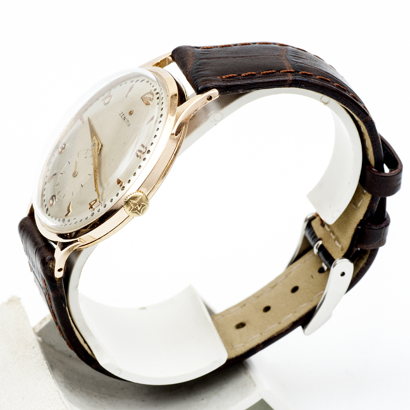 ZENITH. Reloj de pulsera para caballero. Oro 18k. Suiza, ca. 1945. ZENITH. Reloj de pulsera para caballero. Oro 18k. Suiza, ca. 1945.