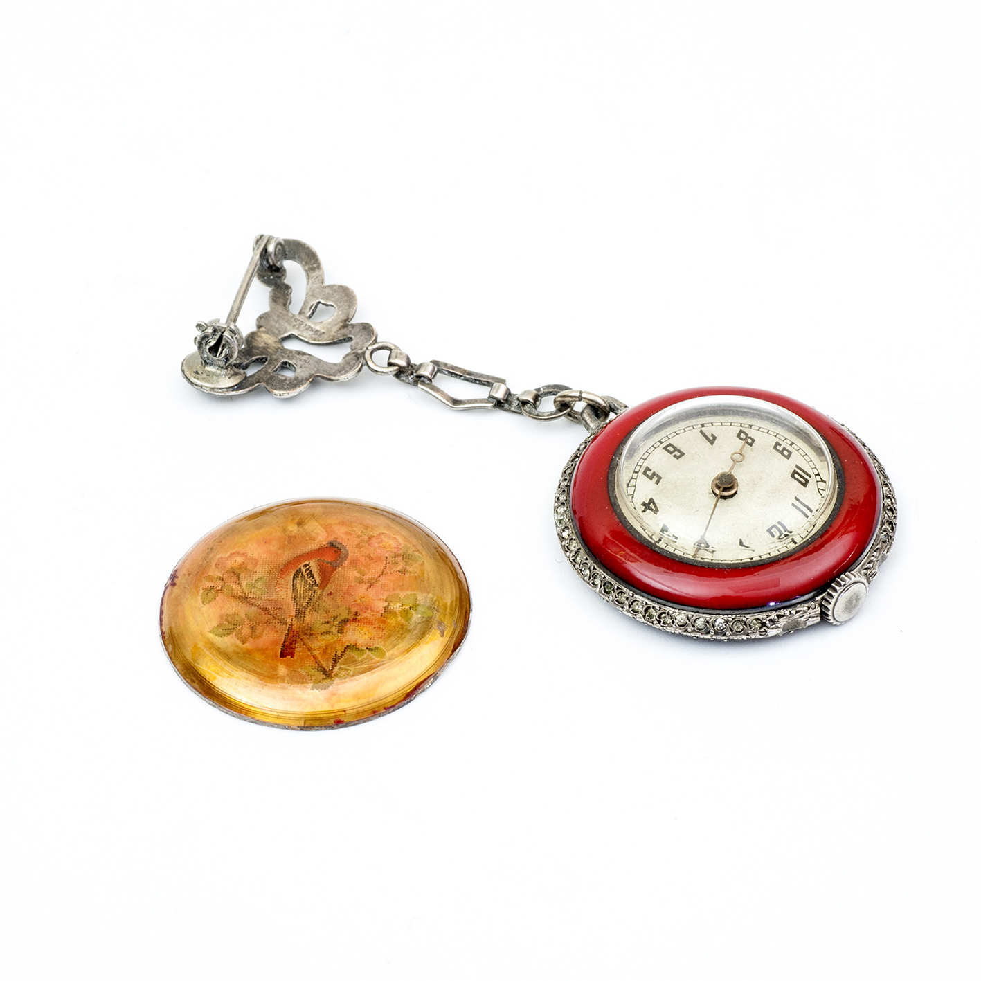 JUVENIA MFG Swiss. Reloj de colgar, con broche, lepine y remontoir. Plata de Ley. Suiza, ca. 1945 JUVENIA MFG Swiss. Reloj de colgar, con broche, lepine y remontoir. Plata de Ley. Suiza, ca. 1945