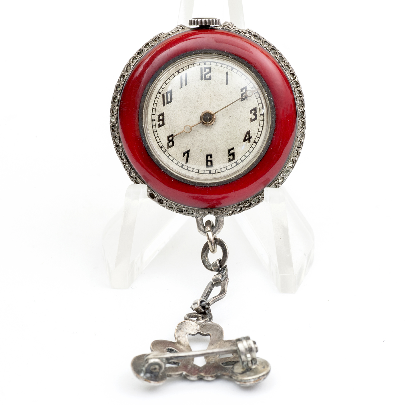 JUVENIA MFG Swiss. Reloj de colgar, con broche, lepine y remontoir. Plata de Ley. Suiza, ca. 1945 JUVENIA MFG Swiss. Reloj de colgar, con broche, lepine y remontoir. Plata de Ley. Suiza, ca. 1945