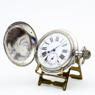 Reloj suizo de bolsillo, saboneta y remontoir. Plata. Suiza, ca. 1880.