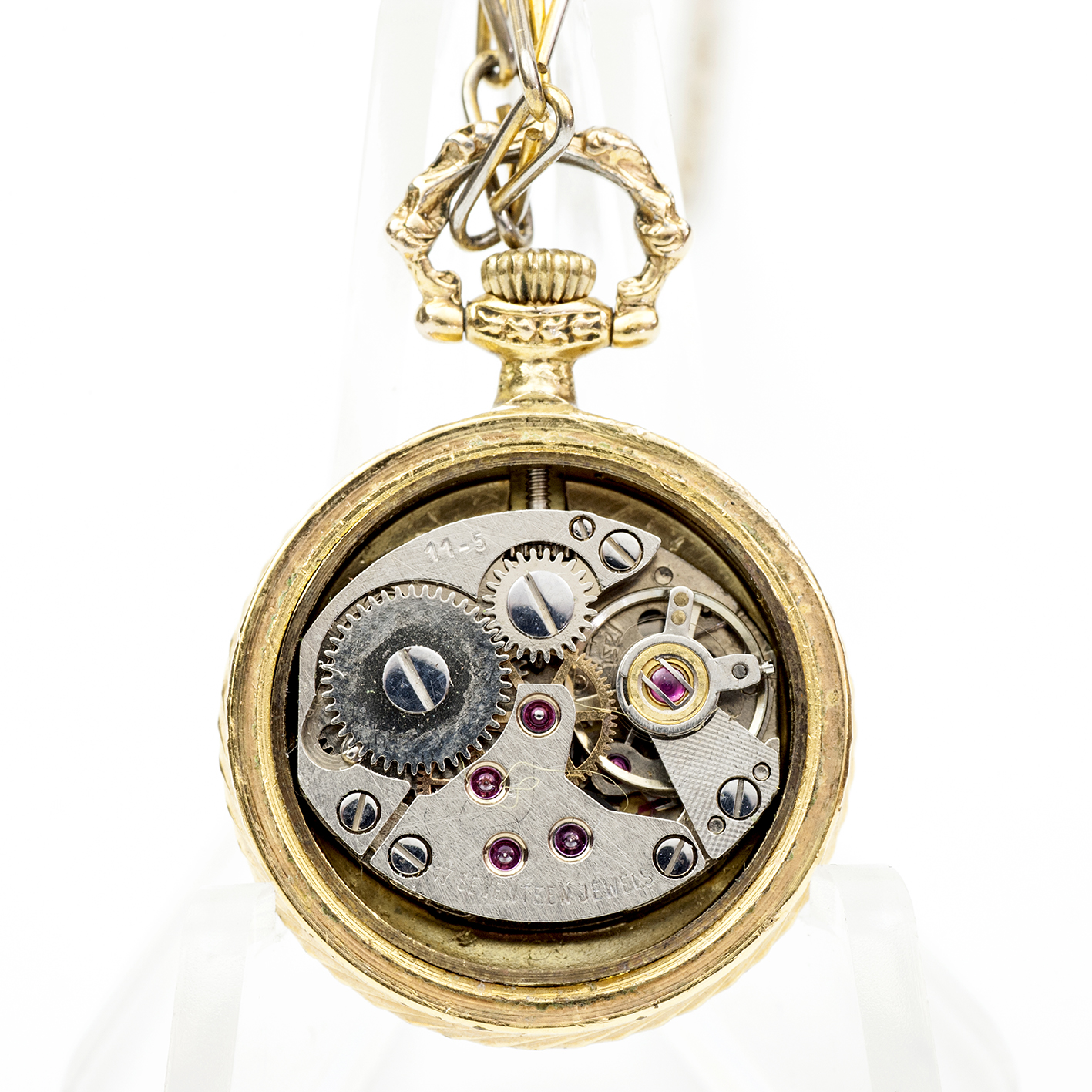 VERNI. France Ebauches, S.A. Reloj de colgar, lepine y remontoir, con cadena. Circa, 1970. VERNI. France Ebauches, S.A. Reloj de colgar, lepine y remontoir, con cadena. Circa, 1970.