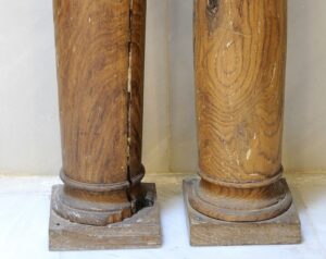 COLUMNAS CIRCULARES EN MADERA. Siglo XVIII-XIX.