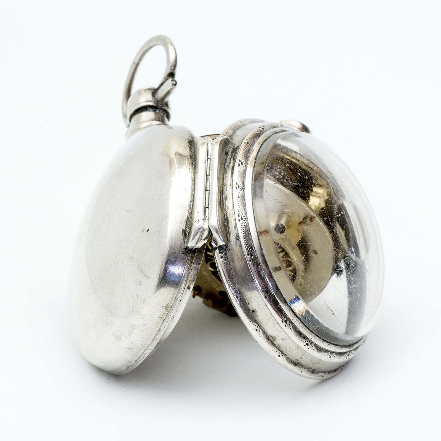 HENNEQUIN. Reloj francés de bolsillo lepine, Verge Fusee (Catalino). Plata. París, ca. 1815. HENNEQUIN. Reloj francés de bolsillo lepine, Verge Fusee (Catalino). Plata. París, ca. 1815.