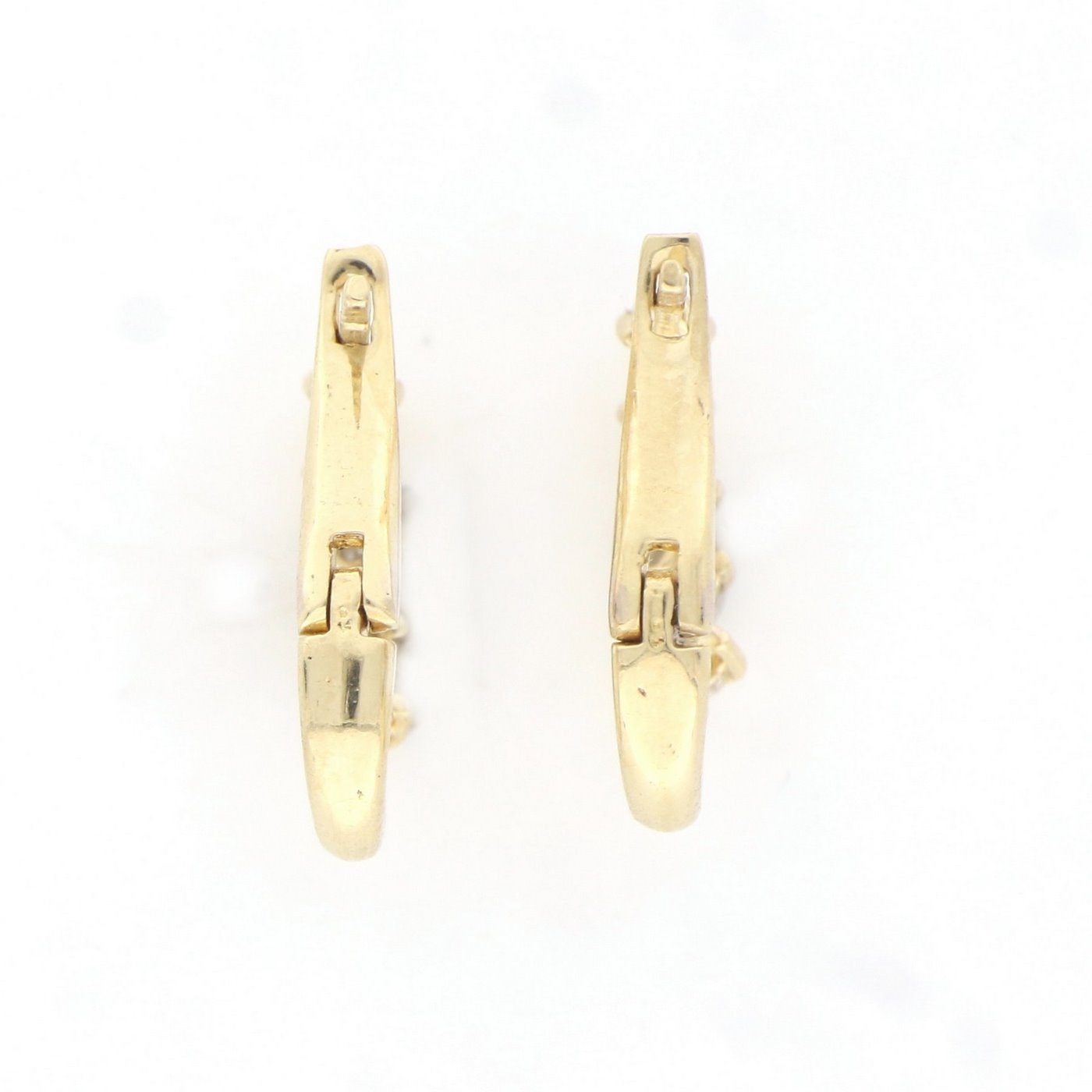 Pendientes en Oro Amarillo de 18k con 10 Diamantes talla Brillante de 0,30 ct. (F/G-VS/SI). Peso: 1,45 gr. Pendientes en Oro Amarillo de 18k con 10 Diamantes talla Brillante de 0,30 ct. (F/G-VS/SI). Peso: 1,45 gr.