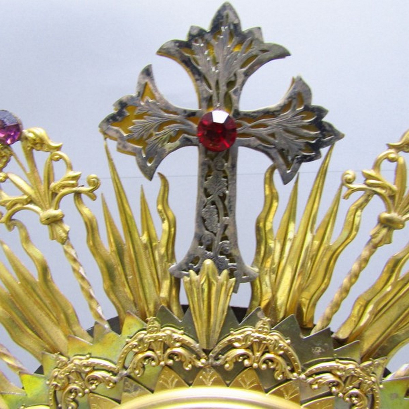 Custodia de metal dorado y plata. España. Principios siglo XX. Custodia de metal dorado y plata. España. Principios siglo XX.