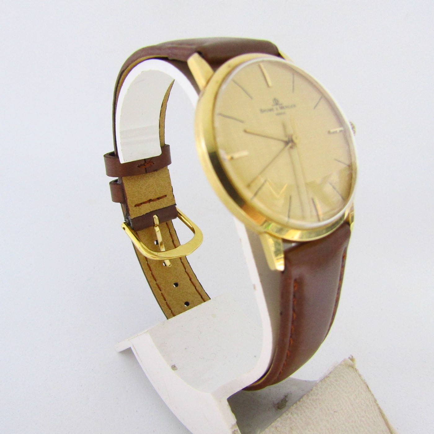 BAUME & MERCIER. Reloj de pulsera para caballero. Oro 18k. Geneve, Suiza, ca. 1960 BAUME & MERCIER. Reloj de pulsera para caballero. Oro 18k. Geneve, Suiza, ca. 1960