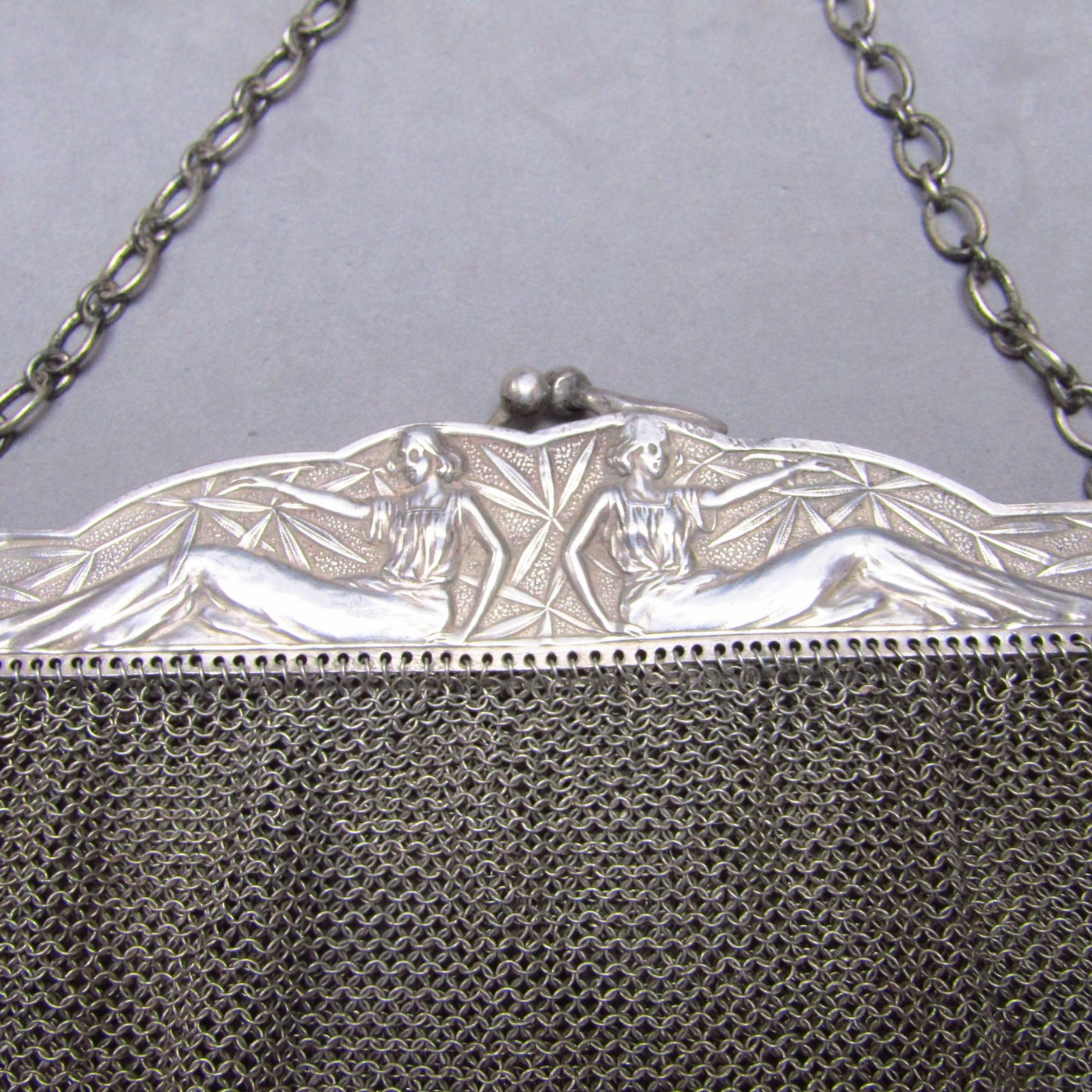 Bolso de noche en plata de Ley. España. Siglo XX. Bolso de noche en plata de Ley. España. Siglo XX.