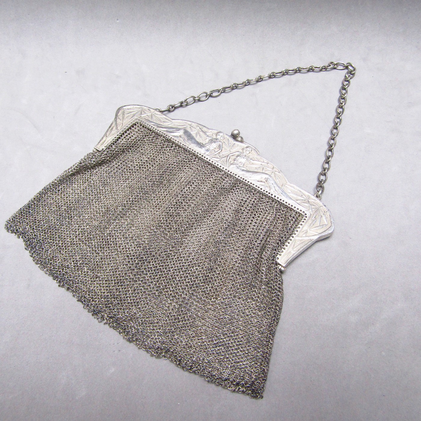 Bolso de noche en plata de Ley. España. Siglo XX. Bolso de noche en plata de Ley. España. Siglo XX.