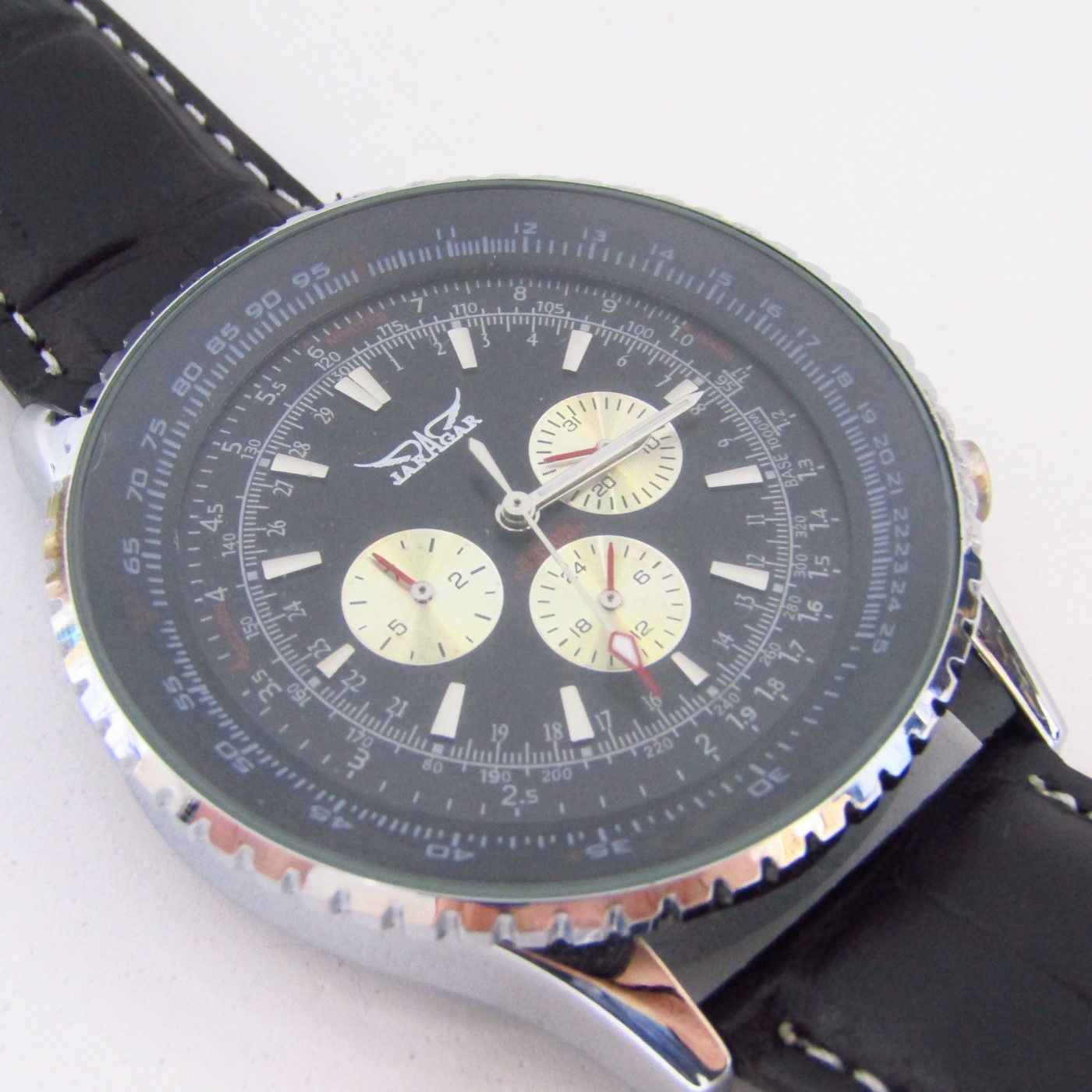 JARAGAR. Reloj de pulsera automático y multifunción. China, 2018. JARAGAR. Reloj de pulsera automático y multifunción. China, 2018.