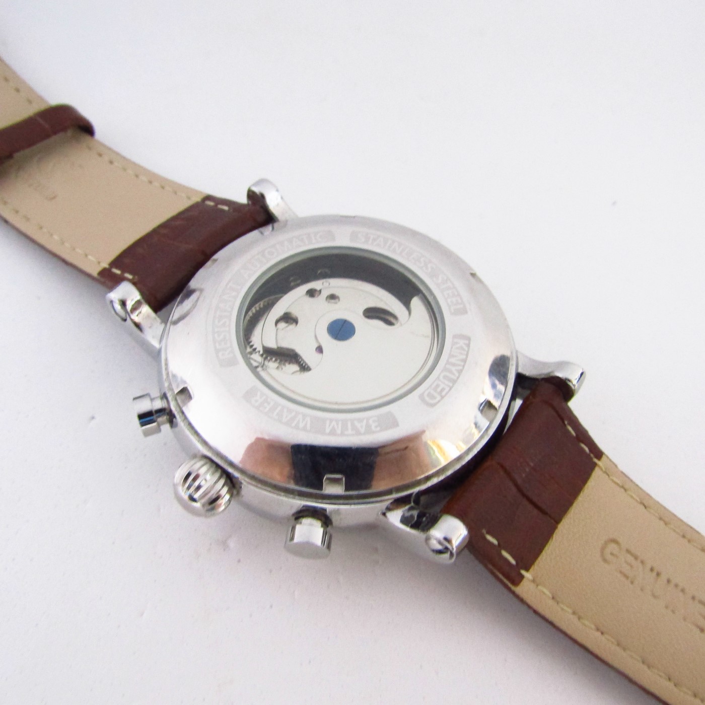 KINYUED. Reloj Automático de pulsera para hombre. China, 2018. KINYUED. Reloj Automático de pulsera para hombre. China, 2018.