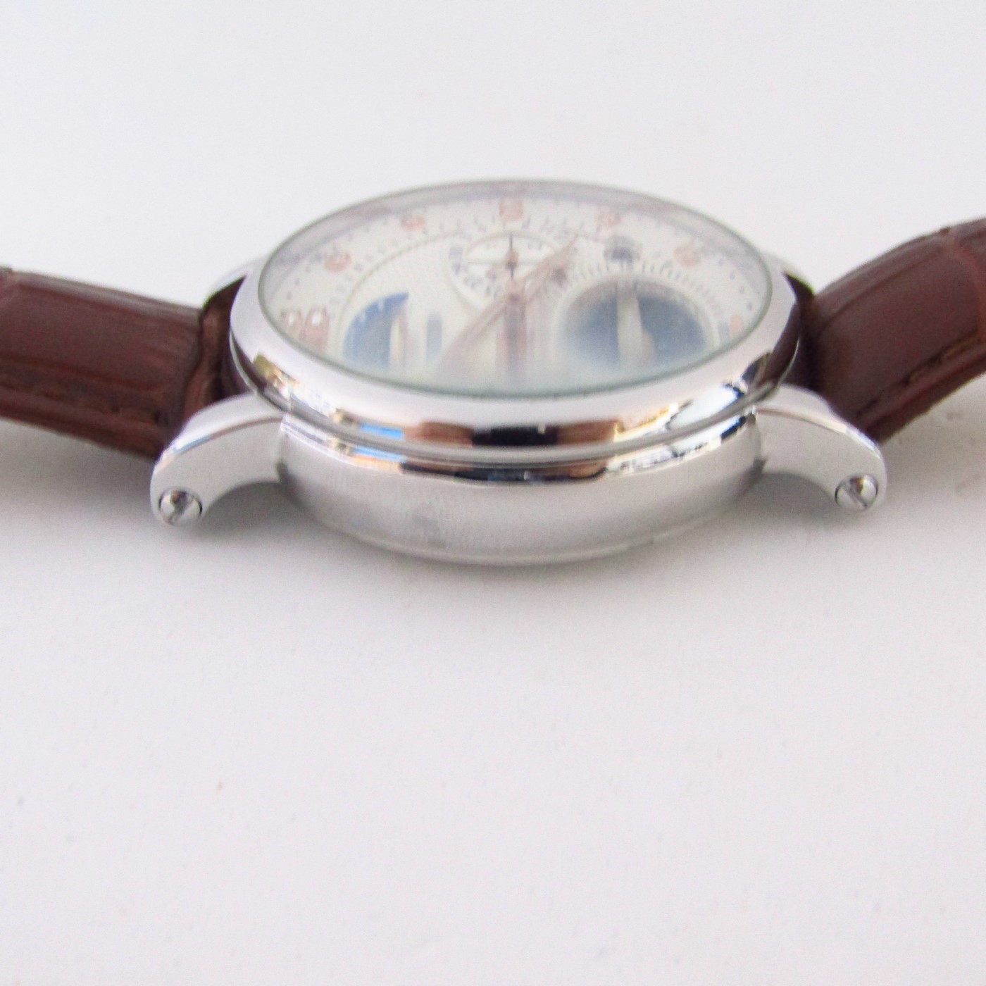 KINYUED. Reloj Automático de pulsera para hombre. China, 2018. KINYUED. Reloj Automático de pulsera para hombre. China, 2018.