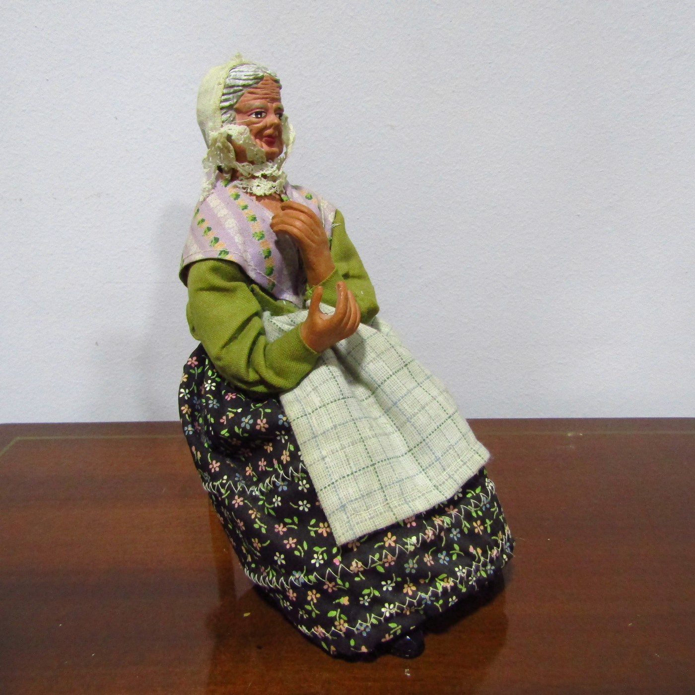 Lote de cuatro figuras de Nacimiento/Belén de la Provenza (Francia). Lote de cuatro figuras de Nacimiento/Belén de la Provenza (Francia).