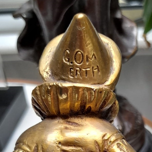 George Omerth. (1895-1925) ESCULTURA EN BRONCE DORADO "ORMOLÚ" Y HUESO. George Omerth. (1895-1925) ESCULTURA EN BRONCE DORADO "ORMOLÚ" Y HUESO.