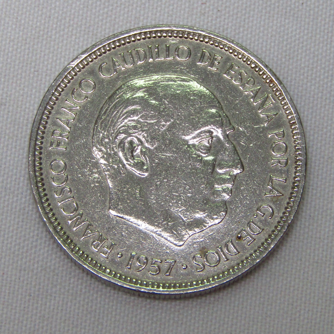 Colección de 47 Monedas de 5 Pesetas de Níquel. Año 1957. Francisco Franco Caudillo de España por la G. de Dios. Madrid. Varias CECAS. MBC Colección de 47 Monedas de 5 Pesetas de Níquel. Año 1957. Francisco Franco Caudillo de España por la G. de Dios. Madrid. Varias CECAS. MBC
