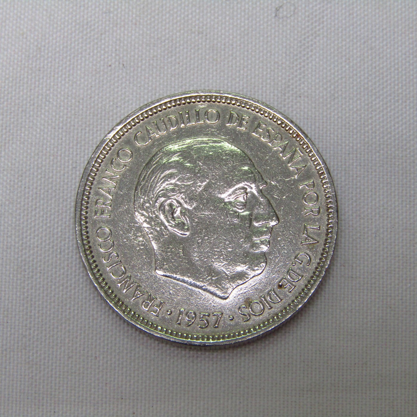 Colección de 47 Monedas de 5 Pesetas de Níquel. Año 1957. Francisco Franco Caudillo de España por la G. de Dios. Madrid. Varias CECAS. MBC Colección de 47 Monedas de 5 Pesetas de Níquel. Año 1957. Francisco Franco Caudillo de España por la G. de Dios. Madrid. Varias CECAS. MBC